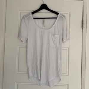 ARITZIA Babaton relaxed fit white T!